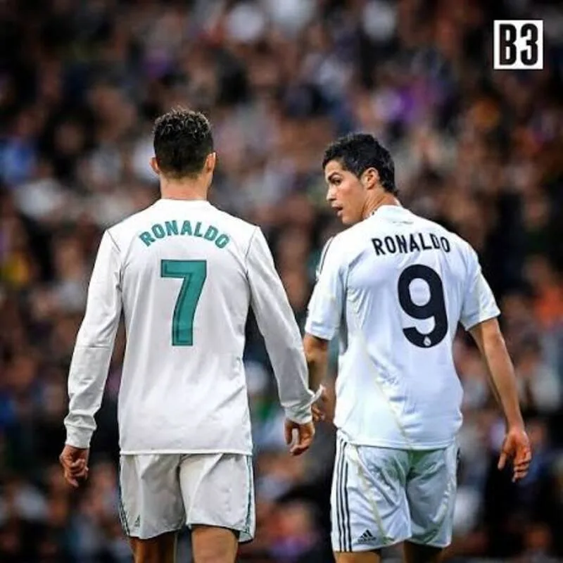 Tại Real Madrid, Ronaldo từng mặc số 9 trong mùa đầu tiên trước khi chuyển sang số 7.