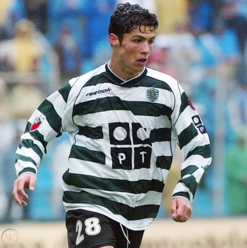 Áo số 28 là điểm khởi đầu trong hành trình chuyên nghiệp của Cristiano Ronaldo tại Sporting CP.